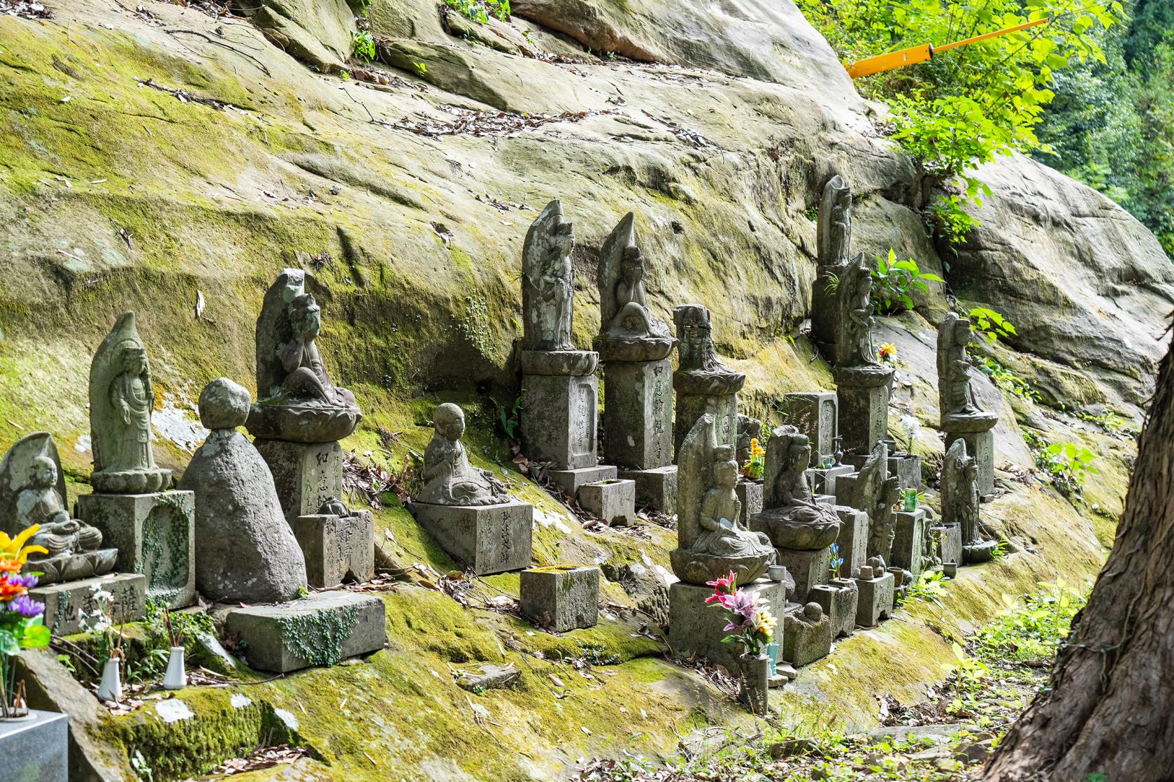 福石山清岩寺・福石観音-1